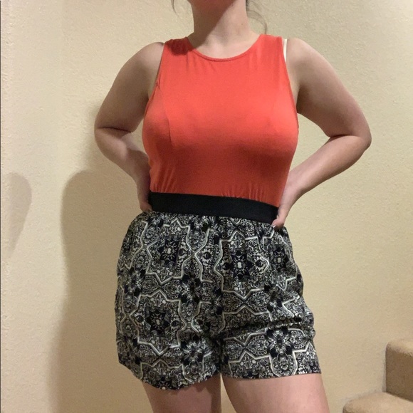 Orange & black & white Patterned short jumpsuit - Picture 2 of 8